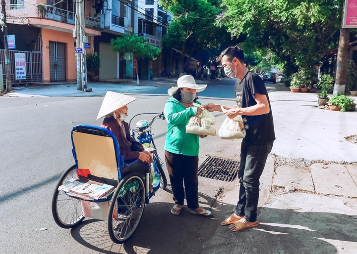 Đắk Lắk hỗ trợ người bán vé số dạo 450 nghìn đồng/người - 1