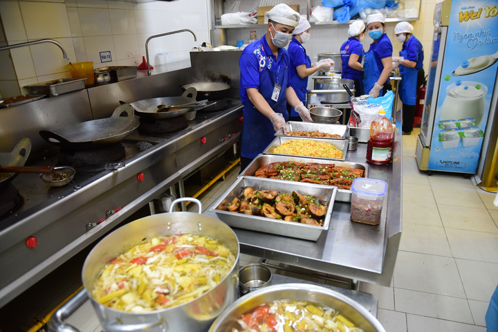 Saigon Co.op thực hiện an toàn thực phẩm các suất ăn tại khu cách ly - 4