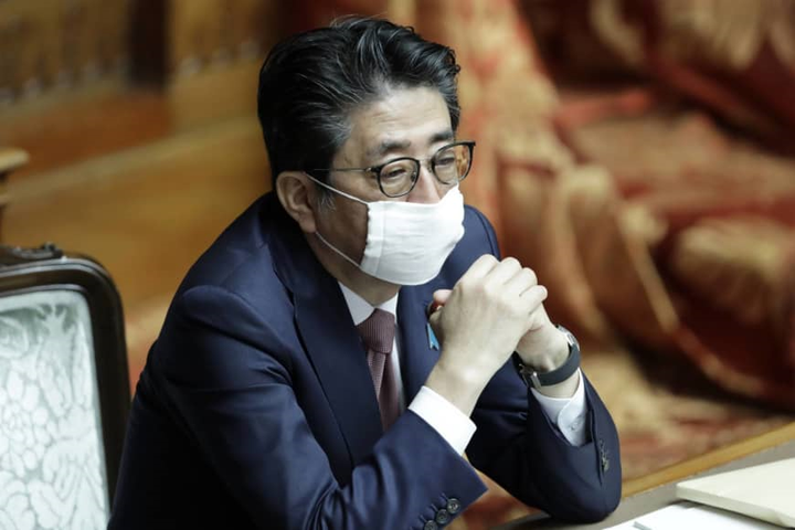 Số ca mắc Covid-19 tăng cao, Nhật Bản sắp ban bố tình trạng khẩn cấp - 1