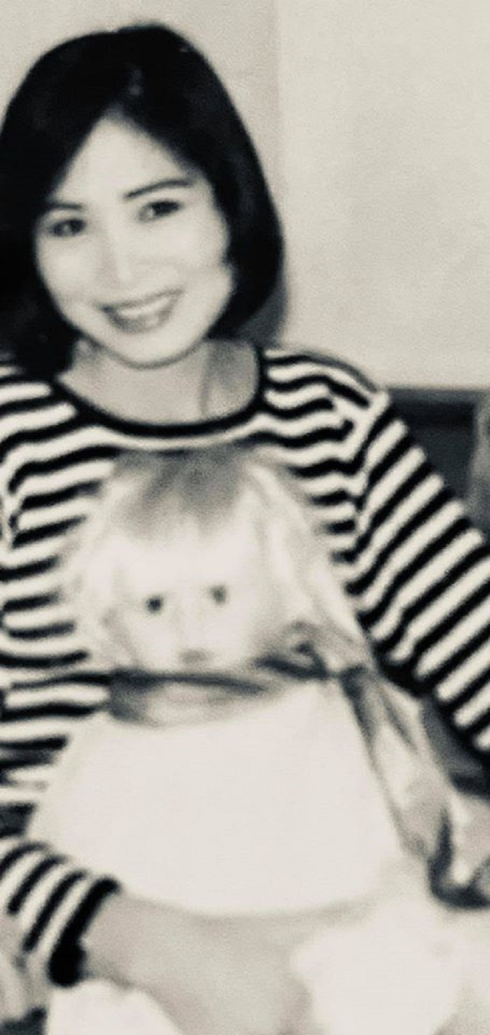 NSND Hồng Vân mang theo búp bê mặc váy của con cho đỡ nhớ khi đi lưu diễn - 1