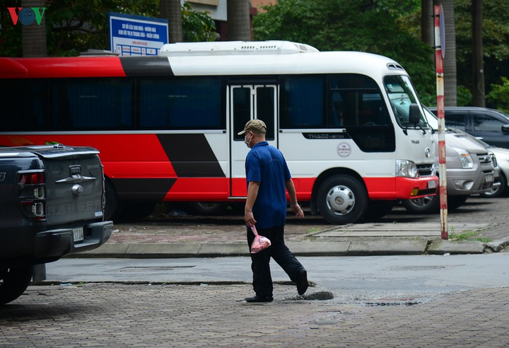 Nhiều kẻ giàu vào 'cướp phần' của người nghèo - 10