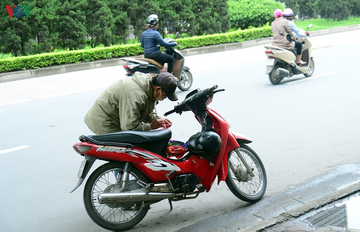 Nhiều kẻ giàu vào 'cướp phần' của người nghèo - 8