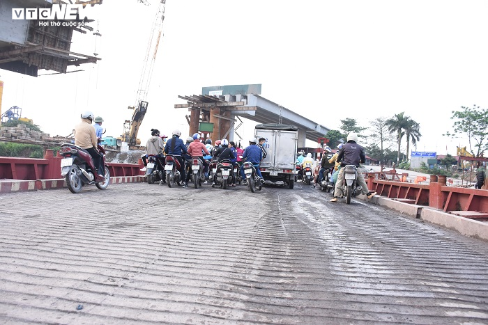 Hải Dương: Bến phà Tuần Mây hết cảnh trăm người chen chân giữa đại dịch Covid-19 - 5