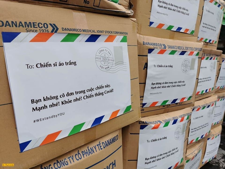 Dân công sở gói quà, sáng tác nhạc tặng y bác sĩ tuyến đầu chống dịch - 6