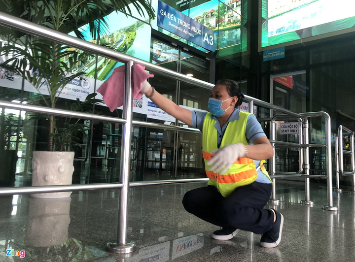 Cảnh vắng lặng ở Tân Sơn Nhất những ngày chỉ có 6 chuyến bay nội địa - 7