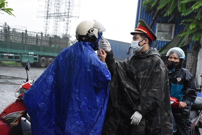 Hải Phòng lập chốt trên Quốc lộ 5, kiểm soát từng người ra vào thành phố - 5