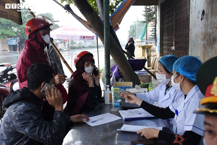 Hải Phòng lập chốt trên Quốc lộ 5, kiểm soát từng người ra vào thành phố - 8