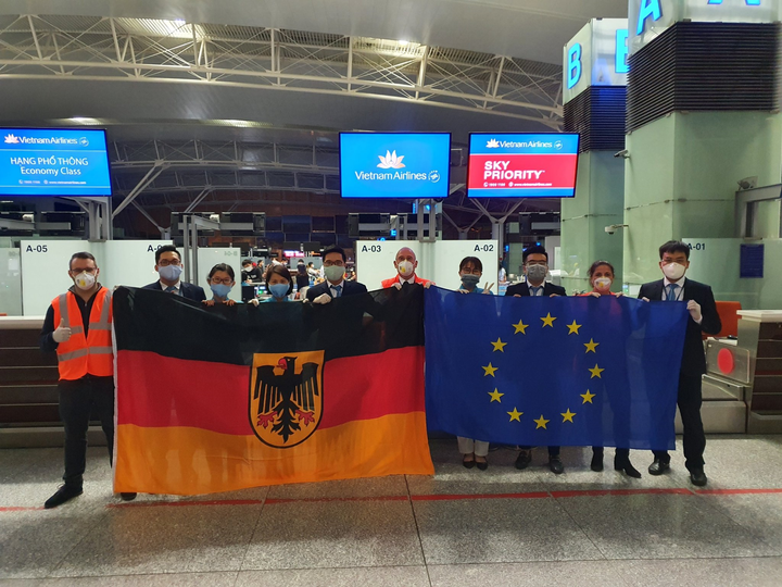 Vietnam Airlines vận chuyển công dân Đức, Liên minh châu Âu hồi hương - 4