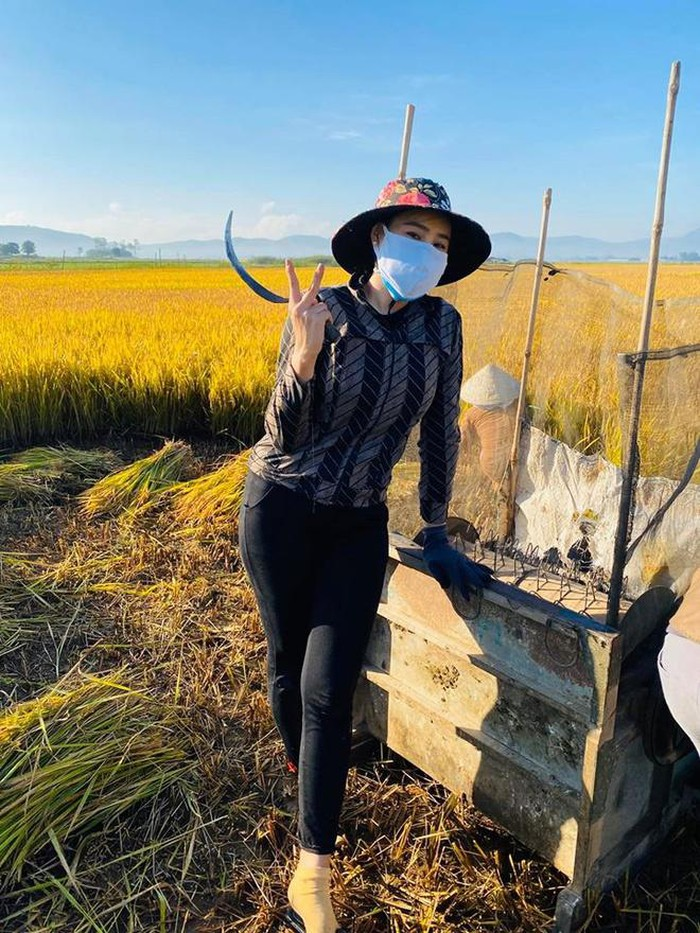 Sao Việt vui vẻ làm công việc nhà nông trong những ngày tránh dịch COVID-19 - 5