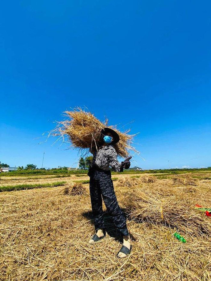 Sao Việt vui vẻ làm công việc nhà nông trong những ngày tránh dịch COVID-19 - 6