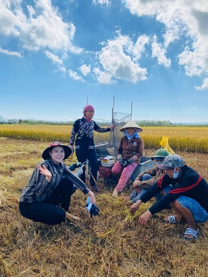 Sao Việt vui vẻ làm công việc nhà nông trong những ngày tránh dịch COVID-19 - 4