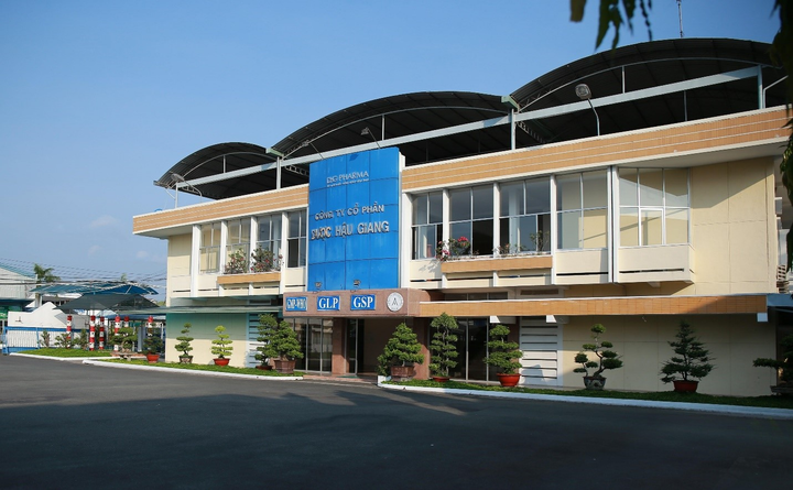 Chung tay thế nào để bảo vệ các y bác sĩ nơi tuyến đầu phòng dịch? - 1