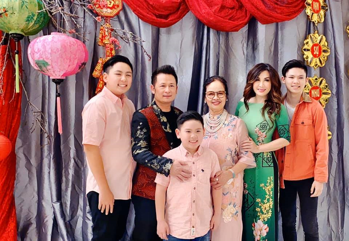 Bước sang tuổi 17, con trai Bằng Kiều mới được mẹ cho cắt đuôi tóc - 2