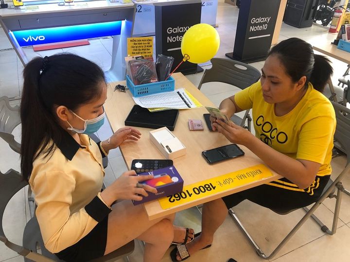 Các nhà bán lẻ điện thoại lớn nhất Việt Nam lý giải kỳ tích khó tin của Vsmart - 2