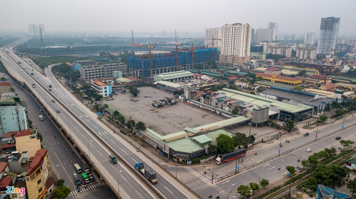 Các bến xe ở Thủ đô vắng lặng chưa từng thấy sau 10 ngày cách ly toàn xã hội - 4