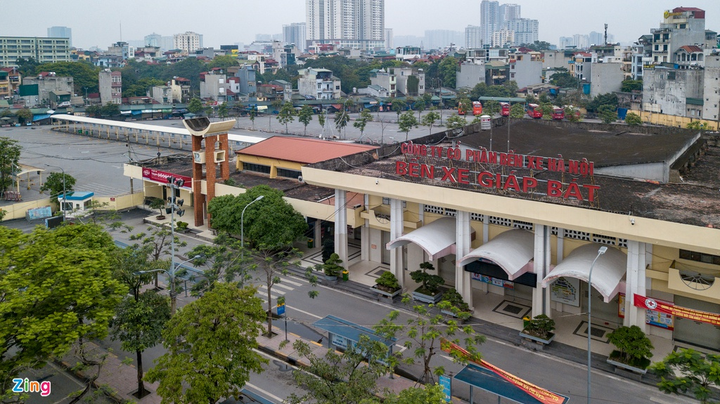 Các bến xe ở Thủ đô vắng lặng chưa từng thấy sau 10 ngày cách ly toàn xã hội - 6