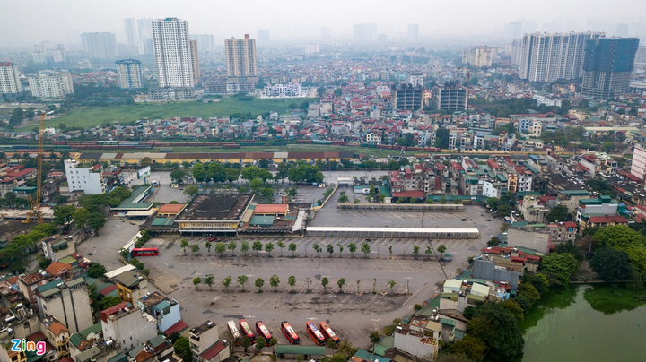 Các bến xe ở Thủ đô vắng lặng chưa từng thấy sau 10 ngày cách ly toàn xã hội - 7