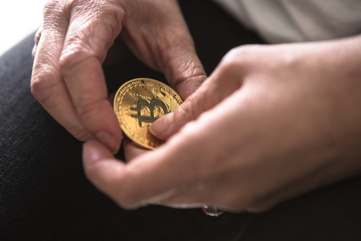 Bitcoin ‘bẻ lái’, tiền ảo đua tăng - 1