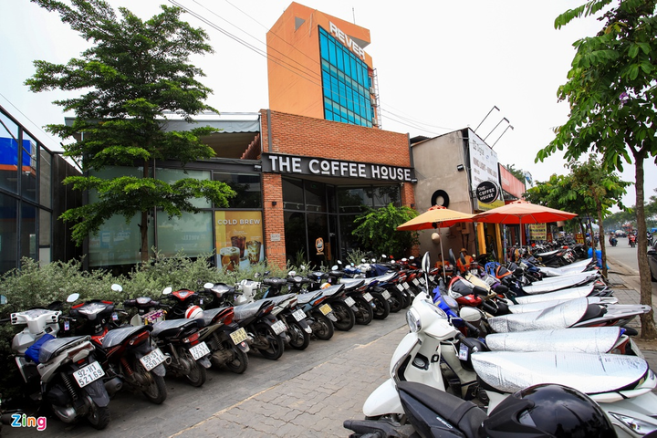 Khốn đốn vì COVID-19, hàng loạt 'ông lớn' bán lẻ xin giảm giá mặt bằng - 2