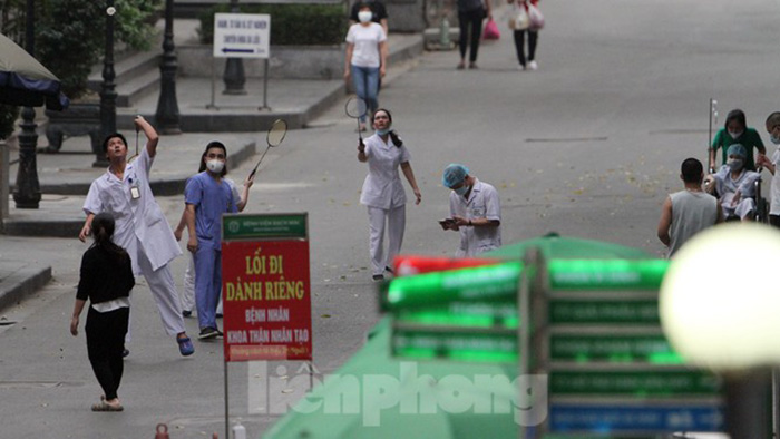 Ảnh: Bệnh viện Bạch Mai trước giờ gỡ bỏ lệnh cách ly - 14