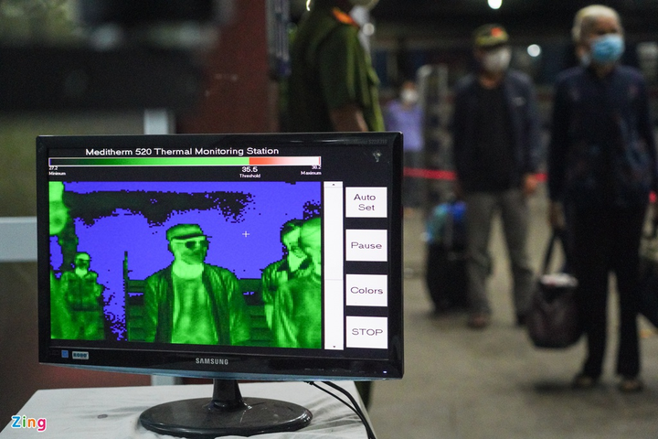 Xét nghiệm COVID-19 cho tất cả hành khách đến ga Sài Gòn - 4