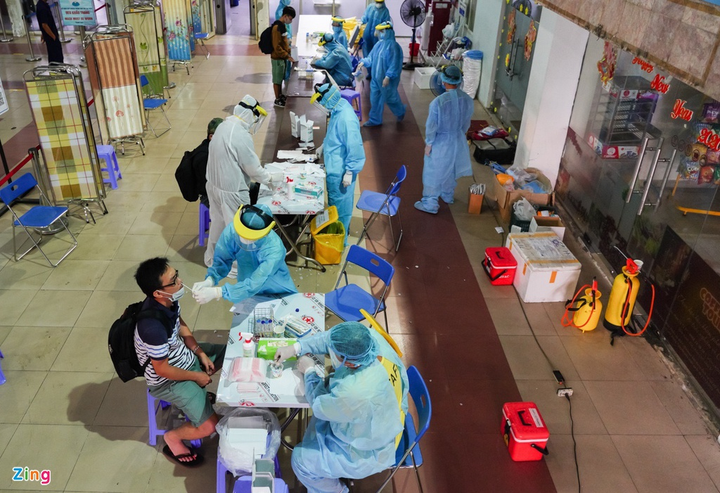 Xét nghiệm COVID-19 cho tất cả hành khách đến ga Sài Gòn - 7