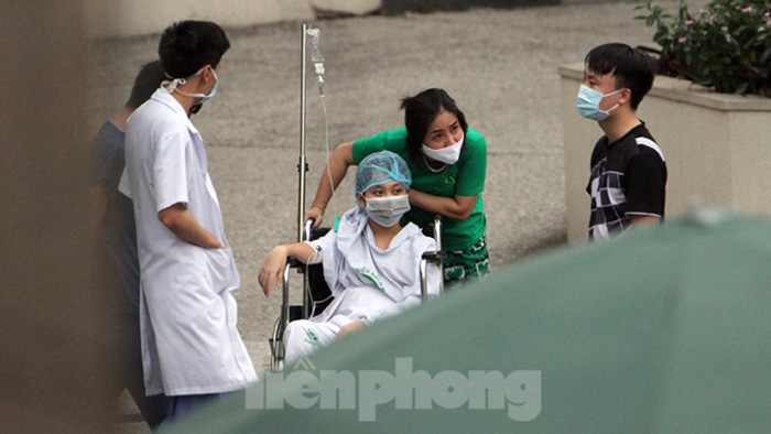 Ảnh: Bệnh viện Bạch Mai trước giờ gỡ bỏ lệnh cách ly - 7