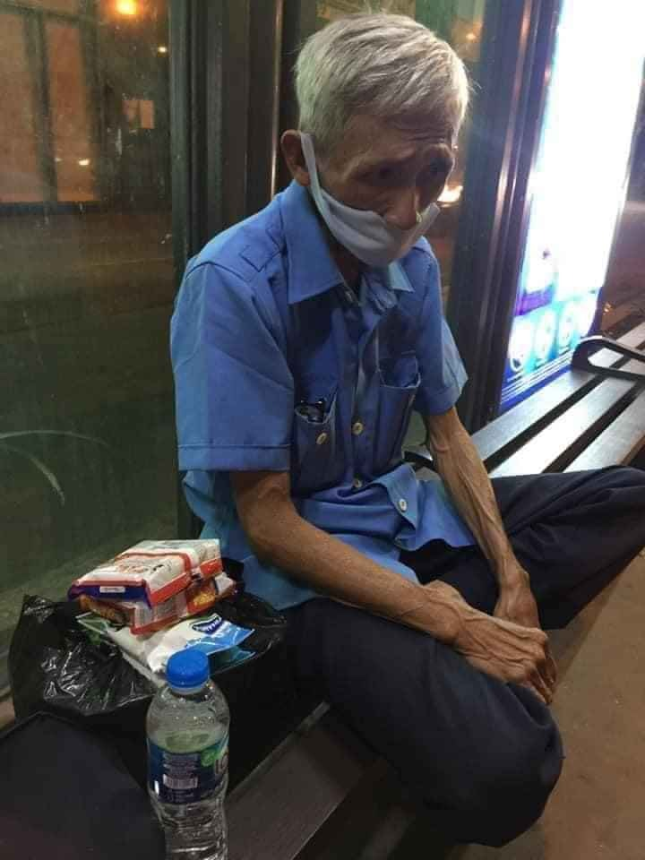 Người bảo vệ già mất việc vì COVID-19: Ao ước cả đời là gặp lại con gái - 1