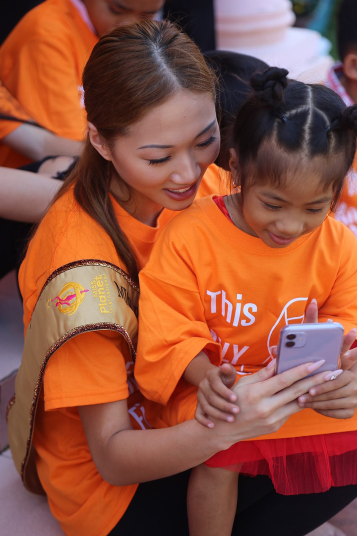 Vẻ đẹp đậm chất Á Đông của hoa hậu vừa đột tử ở tuổi 22 - 6