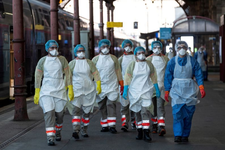 COVID-19: Pháp vượt mốc 13.000 người chết, Nga có thêm hơn 1.600 ca nhiễm/ngày - 1