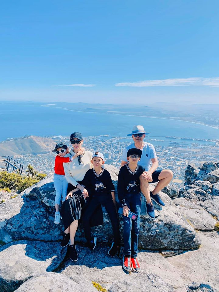 Hoa hậu Hà Kiều Anh khoe ảnh lịch chụp 27 năm trước - 2