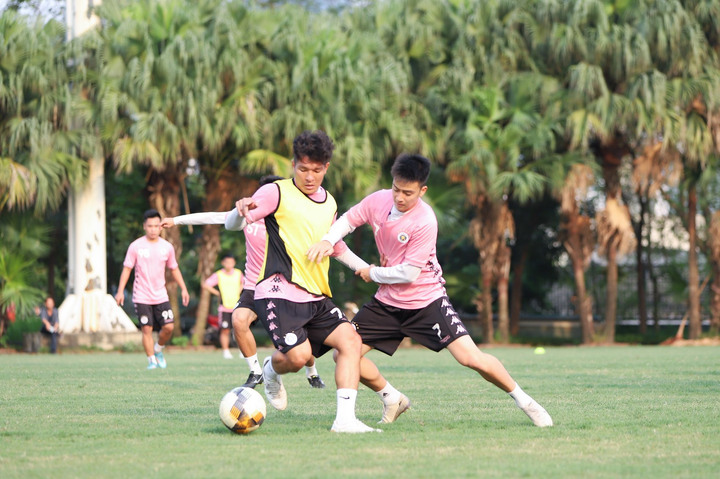 'HLV Hà Nội FC tự cho mình là nhà vô địch nên không cần phải thay đổi' - 4