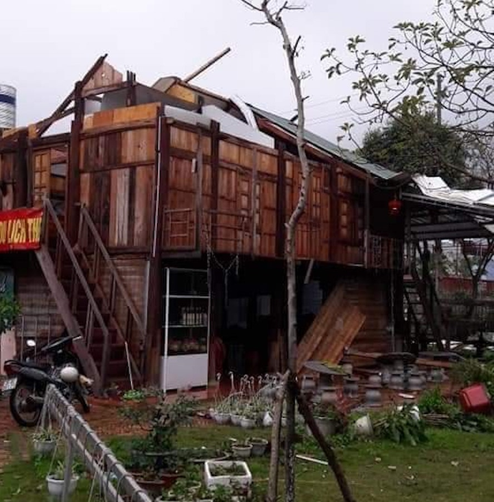 Mưa lốc trong đêm cuốn bay hàng loạt mái nhà ở Sơn La - 4