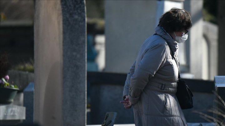 Cuộc chiến khốc liệt giành giật khẩu trang ở Pháp mùa COVID-19 - 2