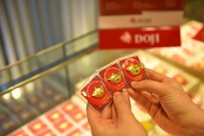 Giá dầu sụt giảm, vàng được đà tăng giá - 1