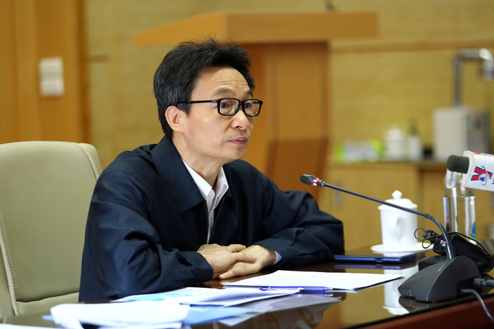 'Chúng ta phải chuẩn bị tinh thần dịch còn kéo dài' - 1