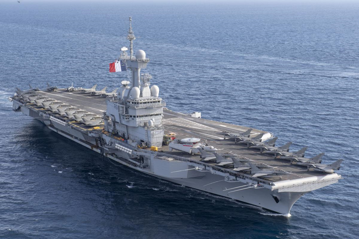 Pháp cách ly gần 1.900 quân nhân trên tàu sân bay Charles De Gaulle - 1