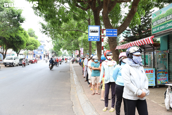 Ảnh: Cây 'ATM gạo' miễn phí cho người nghèo đầu tiên ở Tây Nguyên - 2