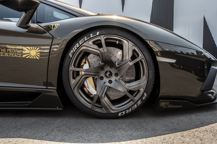 Lamborghini Aventador với gói độ Liberty Walk - 3