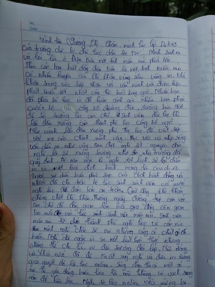 Học sinh băng rừng, ngồi mỏm đá bắt sóng 3G học trực tuyến - 3