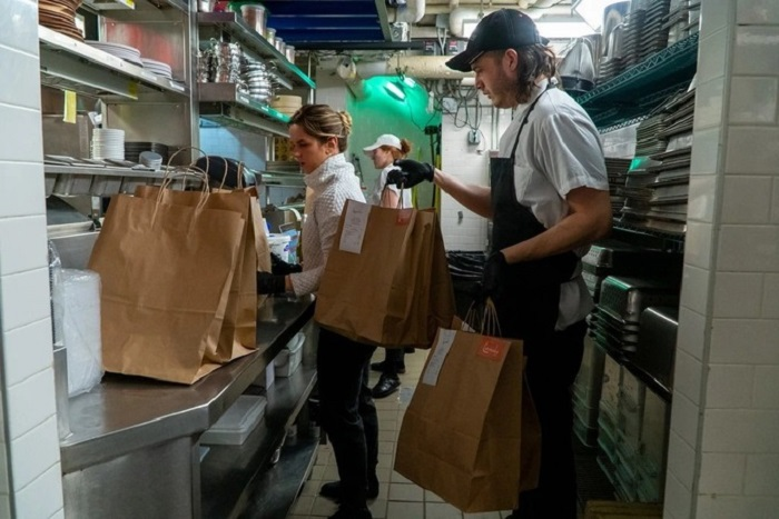 Người Mỹ tiêu tiền thế nào thời COVID-19? - 3