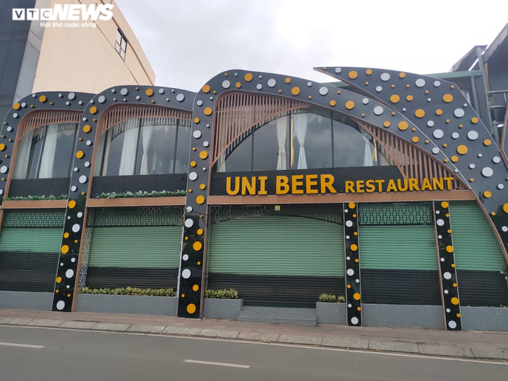 Hàng quán ở TP.HCM, Hà Nội vẫn đóng cửa trong ngày cuối cách ly toàn xã hội - 2