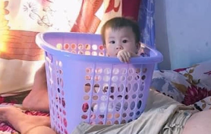 'Cười té ghế' 1001 kiểu trông con của bố mẹ thời COVID-19 - 5