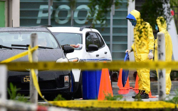 Quyền dỡ bỏ lệnh phong tỏa vì COVID-19 tại Mỹ thuộc về ai? - 3