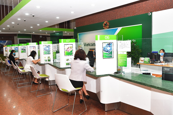 Vietcombank giảm lãi suất tiền vay đợt 2 cho khách hàng bị ảnh hưởng bởi dịch - 1