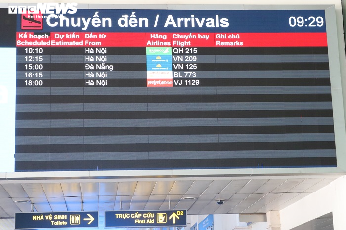 Sân bay Tân Sơn Nhất vẫn đìu hiu trong ngày cuối cách ly toàn xã hội - 6