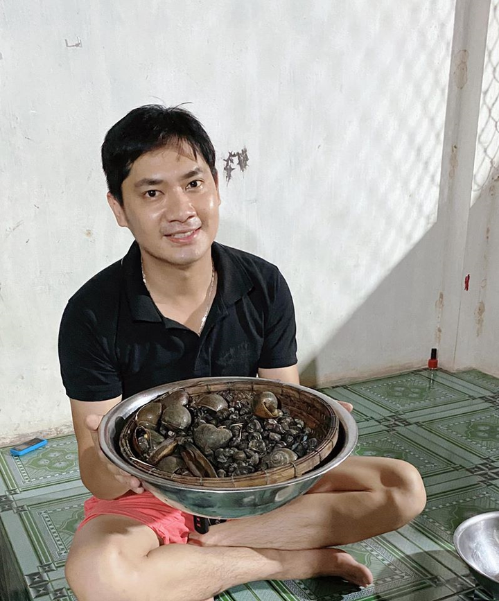 Diễn viên phim 'Nhà có 5 nàng tiên' làm vườn, sửa ống nước khi nghỉ tránh dịch - 8