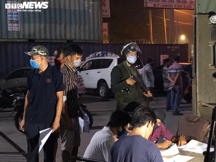 Công an tỉnh Đồng Nai chỉ huy vây bắt đoàn ‘xe vua’ trên quốc lộ - 2