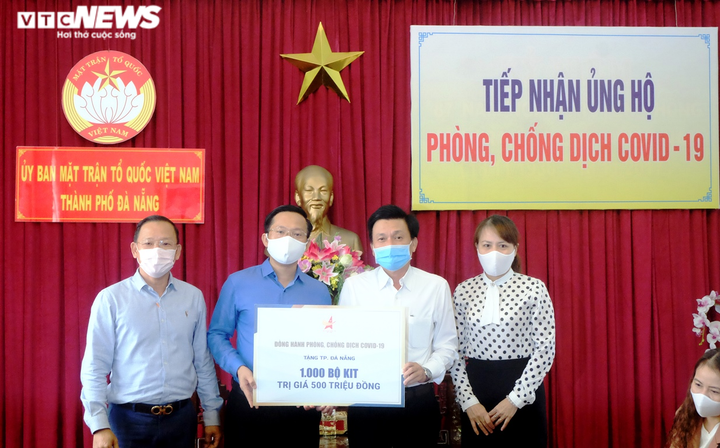 Đà Nẵng tiếp nhận nhiều tiền và hiện vật ủng hộ phòng chống dịch COVID-19 - 2