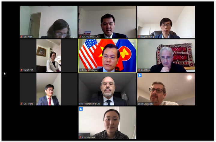 Việt Nam muốn đẩy mạnh hợp tác với Mỹ sản xuất máy thở - 1